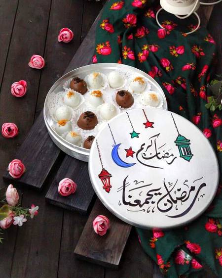 روزہ سخت نہیں ہوتا ،اور ہو ہی نہیں سکتا سخت
اللہ کی محبت میں اتنا صبر تو ہم کر ہی سکتے ہیں