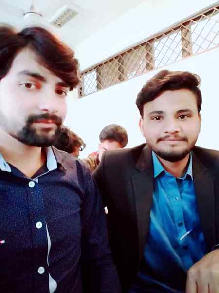 "یہاں تو سمندر بھی بڑا
مطلبی نکلا'____¿

``جان لے کر لہروں سے کہتا ہے______¡
لاش کو کنارے لگا دو---¡!✌