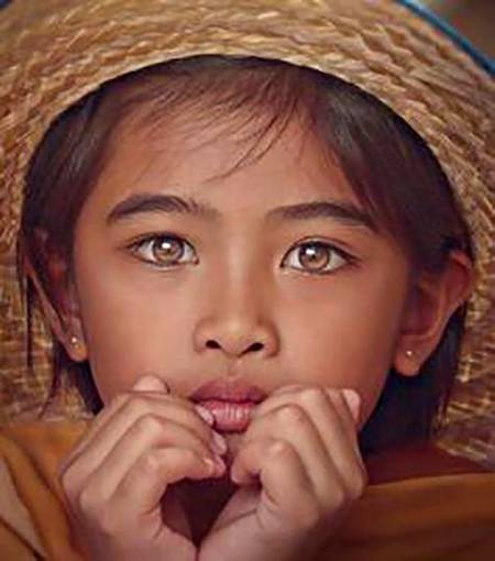 Expressive eyes...silent but trying to say something....💕