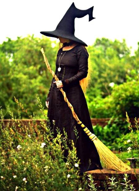 ♡ I love ♡ •Crooked Witch Hat•