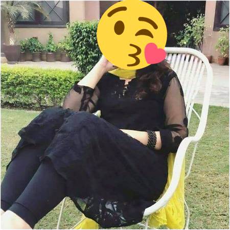 ادھورے پن کی اذیت بجا سہی لیکن۔۔۔ میں آئینے میں مکمل دکھائی دیتى ہوں۔۔۔
Um e Hania Rajpoot