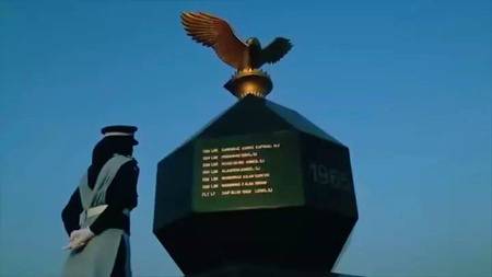 زندگی میں سب سے زیادہ تکلیف جانتے ہو کب ہوتی ہے ؟؟؟ جب خود کو خود ہی کہنا پڑے کہ ہاں دوست !!! تم ہار چکے ...
💔✍️