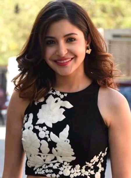 ❤😍حُــــــسن تیرا قاتل ہوگا مــــــگر سُن۔۔۔ 😋
مُــــــسکراہٹ ہم بھی قــــــیامت رکھتے ہیں۔۔۔😉😘