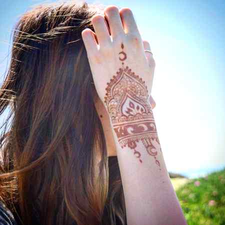 پاس الفت نہ سہی تو میرا بھرم ہی رکھتا

میں نے لوگوں کو__ تجھے اپنا بتا رکھا تھا!! 💔