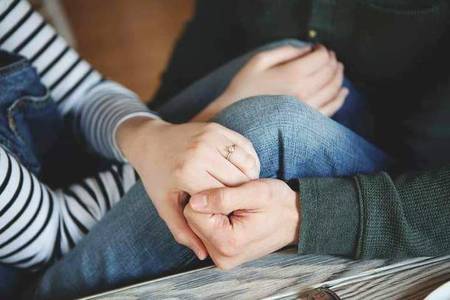 اب ملاقات میں وہ گرمی جزبات کہاں 
اب تو رکھنے وہ محبت کا بھرم آتے ہیں...
🍁🍂
 ❤️