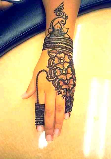 Mehndi design. .