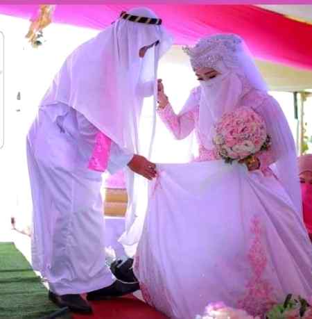 اس قدر پاکیزہ محبت __ کی ہے تم سے

سر اٹھا کے دیکھا بھی تو صرف پاٶں تک...!
