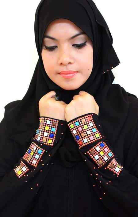 دې جمعـــې شپـــه ده ســوال قبلیـږي 
دې مسافرو حق کې پـورته کړۍ لاسونه