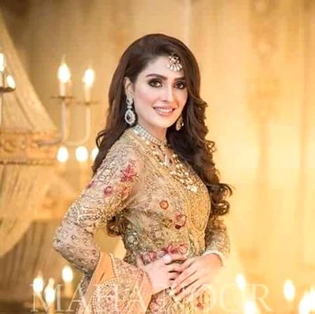 Ayeza Khan..