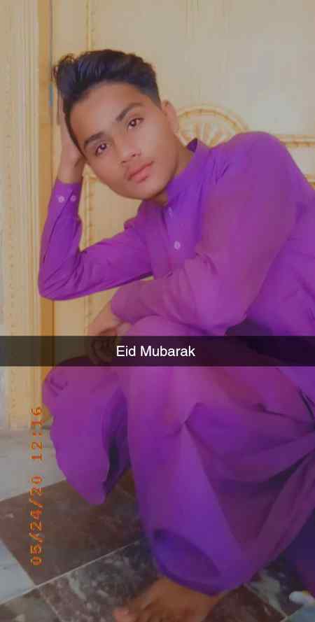 mare pic kaise lagi haai 😚😚
Achi haai ya kharab 😚😚