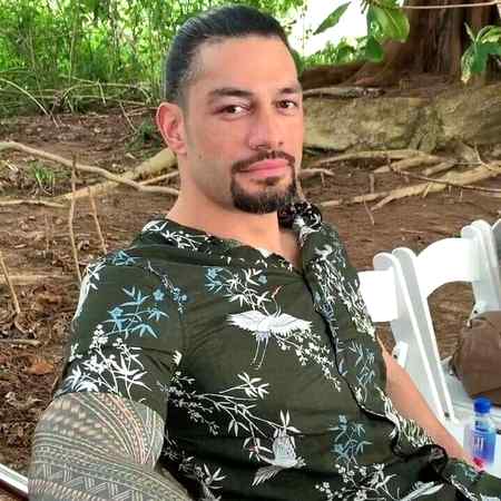 ہمارا  مسکرانا بس درد کو چھپانے کا بہانہ  ہے
ہمارے جیسے ہونے کی کبھی خواہش  مت کرنا  💔💘
Reigns at home town