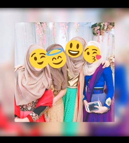 دم نہیں کہ مٹا سکے کوئ ہماری دوستی کو
زنگ تلواروں کو لگتا ہے جگری یاروں کو نہیں
Um e hani