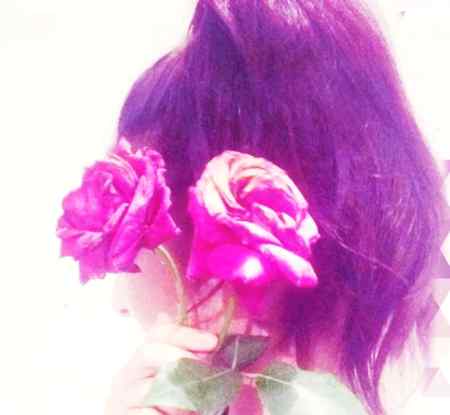 Hum rang nahi bdalty logho ki tarah jisy hai wasy he rahty hai....