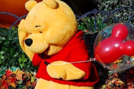 *"زندگی اِکــــ خُوبصورت احسـاس ہے"*

*مُحبت بانٹنے والوں کیے لئے...!*

*لیکن مُحبت بانٹنے والے شــاید کم ہوتے جا رہے کہ زندگیوں میں تلخیوں نے جگہ لینی شروع کر دی ہے...!* 

*آپ کے دو میٹھے بول کسی کی زندگی بھر کی تھکن کم کر سکتے ہیں...!*

*مُسکرائیے, نفرتوں کے جہاں میں محبتوں کو فروغ دیں...!*