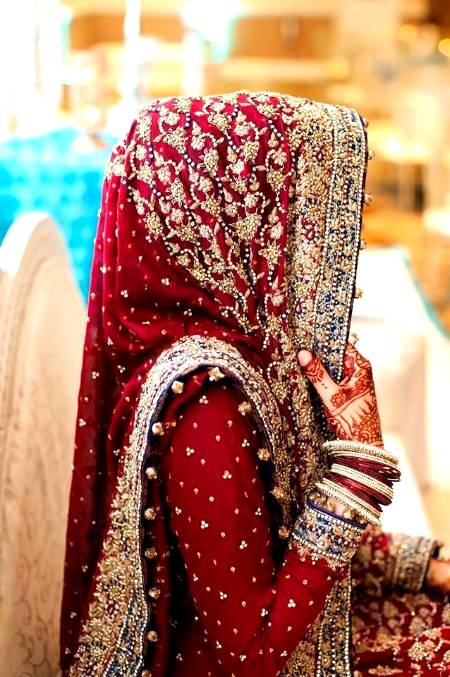 مجھےتم چھوڑمت دینا ہزاروں دوریاں آئیں بہاریں آکرکھوجائیں میراچہرہ بھلا دینا میری یادیں بچالینا جولمحےدرد دیتےہوں انہیں بیشک بھلا دینا جولمحے آس دیتےہوں انہیں دل سےلگا لینا کہیں بھی دور رہ لینا مگرتعلق توڑمت دینا مجھےتم چھوڑمت دینا🙏🏻😟😔