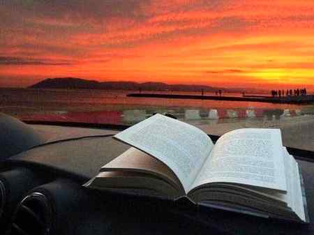 مجھے یہ نہیں پتا ہے کہ میں ایک بہترین دوست ہوں یا نہیں
اے دوستوں
لیکن میرا یہ یقین ہے کہ میرا جو بھی دوست ہے وہ سب سے بہترین ہے