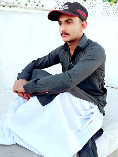 *وہ آئے___ اظہار کیا❤❤*
*استمعال کیا____ برباد کیا*😢
*اور چلے گئے__!!*😔