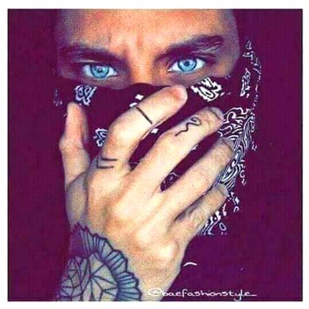 مرشد منافقوں کے ساتھ بھی🖤-|•
مخلص رہے ہیں ہم🥀🙃-"