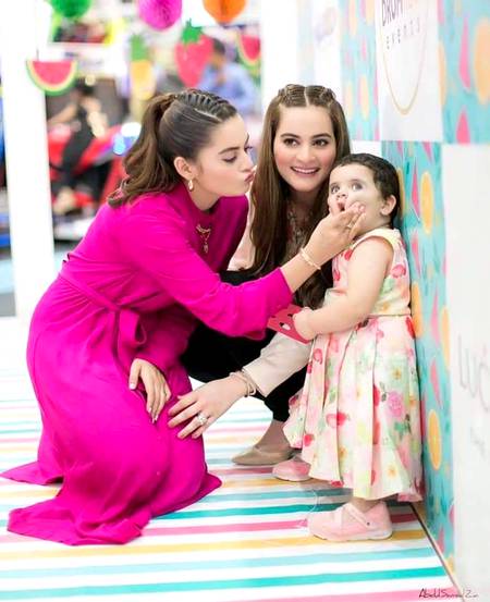 Pakistani Celebs image