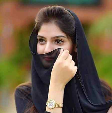 ''Jo pardou mai khud ko chupaaye huye hy''

''Qayamat sach mai wohi tu uthaaye huye hy''