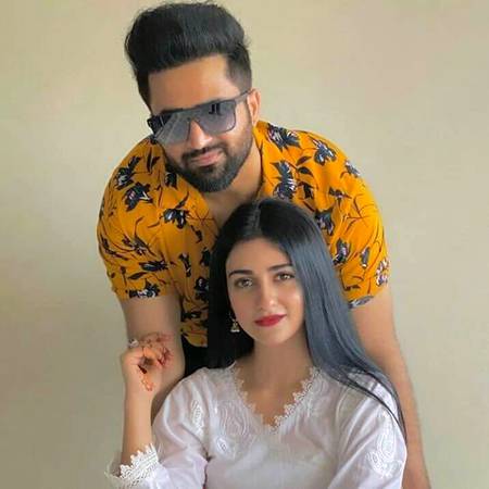 Beautiful Couple..💖
sarahkhan falakshabir