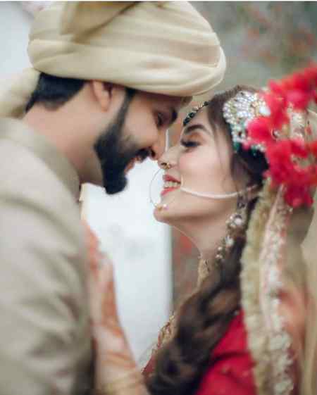 محبت میں کچھ بھی جائز نہیں.

محبت میں صرف پاکیزگی جائز ہے
ایسی پاکیزگی جو آپکے سر سے دوپٹہ تک نہ اترنے دے😇