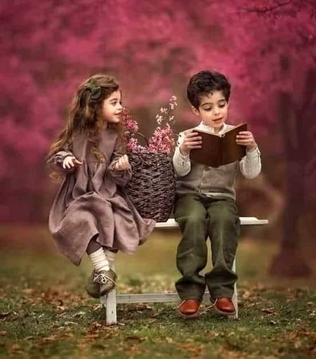 رات بھی نیند بھی کہانی بھی
ہائے! کیا چیز ہے جوانی بھی