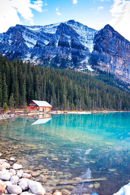 Beautiful lake in Canada 🔥😍