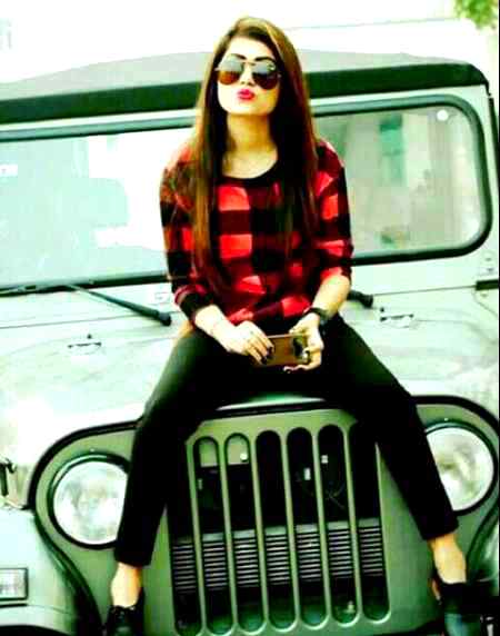 Na kiSi ki quEen hUn..!!
Na kiSi ki shEhzadi hUn 
JO pangaa lE le uSki brbaadi hUn 😏😛🔥🔥