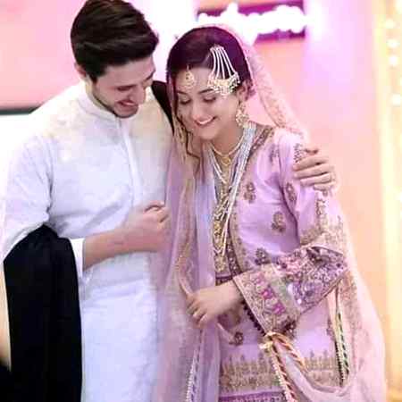 Ik Teri muhbt ki khatir 
    ❤jan❤
Jany kis kis ka ehtram kiya