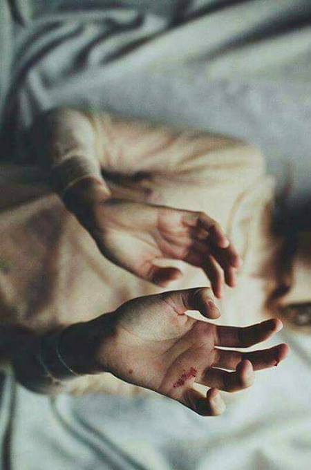 مرشد ! میں جل رہا ہوں، "ہوائیں" نہ دیجیے!!!

مرشد ! ازالہ کیجے،" دعائیں" نہ دیجیے!!!