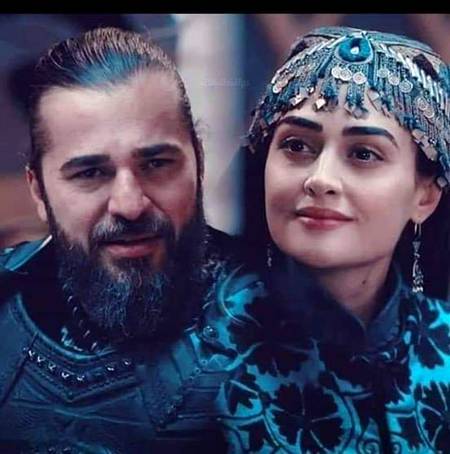 مرشد اب ہمارا یہاں دل نہیں لگتا
مرشد ہمیں ترکی جانا ہے 😜😍