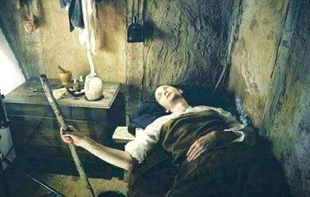 ﮐﯿﺎ ﻏﻀﺐ ﮨﻮ ﮐﮧ ﺗﻢ ﻟﻮﭦ ﮐﮯﺁﻭ
ﺍﻭﺭ ﮨﻢ ﺗﯿﺮﯼ ﯾﺎﺩ ﻣﯿﮟ ﻣﺮ ﭼﮑﮯﮨﻮﮞ