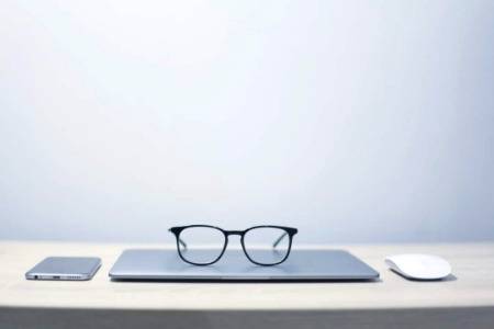 *کبھی کبھی دیکھنے کا انداز بدل لینے سے سارا منظر ہی بدل جاتا ہے*