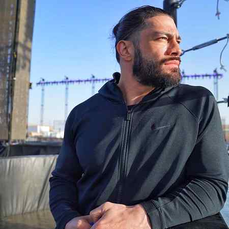 خودکشی کی جائے یا خود سوزی میں جیا جائے
محبوب جب منافق ہو تو بتاؤ کیا کِیا جائے؟؟