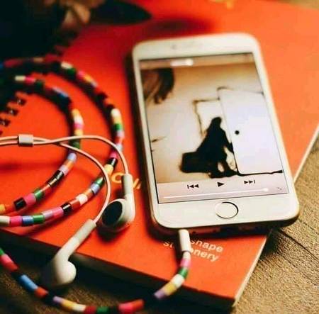 کوئی بھی خوبصورت سی بات کہہ کر اپنی موجودگی کا احساس دلائیے...❤_🥀🖤