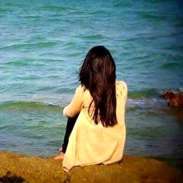 چھینٹے پانی کے نہ دو نیند بھری آنکھوں پر
سوتے فتنے کو جگاتے ہو یہ کیا کرتے ہو