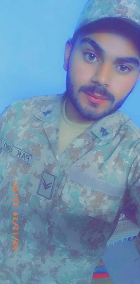 میری موت کا کسی کو نہ بتانا اے دوست🙂

میرے چاہنے والے بہت ہے بریانی کم پڑجاٸیگی.😜😛
عاطف🥀🖤
