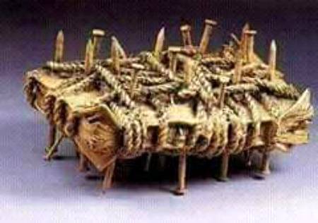 ﻣﯿﮟ ﺩﺭﺩ ﮐﯽ ﮐﺘﺎﺏ ﮨﻮﮞ ﻣﺠﻬﮯ ﮐﯿﺎ ﮐﺮﮮ ﮔﺎ ﮐﻬﻮﻝ ﮐﮯﮐﻮﺋﯽ
ﻣﯿﺮﮮ ﻭﺭﻕ ﻭﺭﻕ ﭘﮧ ﺍﺷﮏ ﮨﯿﮟ 
 ﻣﯿﺮﯼ ﺑﮯﺑﺴﯽ ﮐﮯﺧﯿﺎﻝ ﮨﯿﮟ