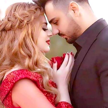 رکھ کر تیرے عشق کا روزہ ہم بھی  

کبھی کھولے گے تیرے دیدار سے😍😃❤