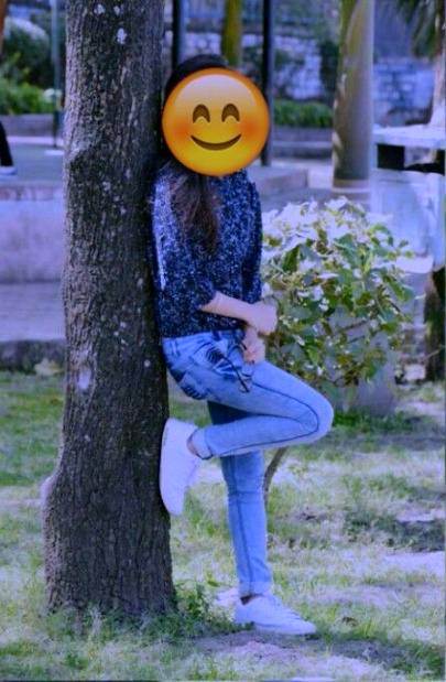 تجھے مناؤں کہ اپنی انا کی بات سنوں
الجھ رہے ہے مرے فیصلوں کے ریشم پھر
Um e Hani Rajpoot