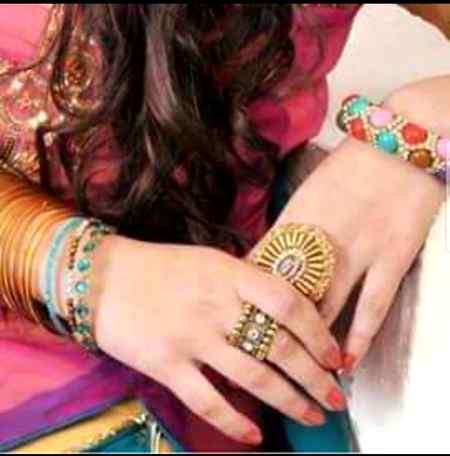 .q2 My all sister kesi hin Jo bi sis mujy follow kre gi usy follow back Mily ga.a8 nd fake girl mujy follow na krin sukriya 😋