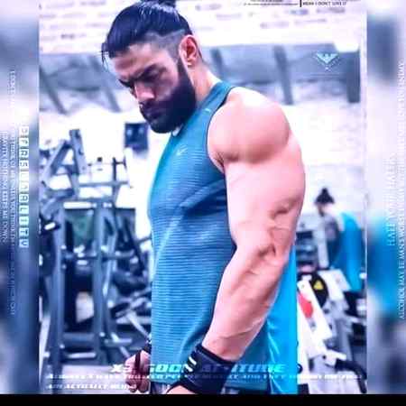 وہ ایسا تو نہیں تھا کہ مجھے یکسربھلا ڈالے 
ناجانے اُس پے کیا گزری پلٹ کر ہی نہیں آیا.