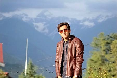 لاکھ کرو گزارش لاکھ دو حوالے
چھوڑ ہی جاتے ہیں چھوڑ جانے والے💯💔