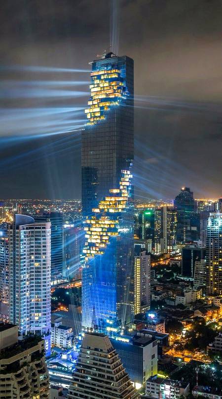 Thailand's new tallest skycraper, just opened, but it look like it's missing some!
