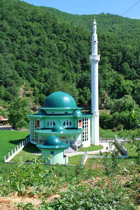 Beautiful new Mosque in Srbinovo,Gostvar, Macedonia 💕💕