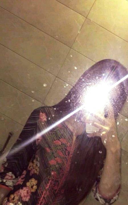 میرا سوچنا تیری ذات تک میری گفتگو تیری بات تک!!نہ تم ملو جو کبھی مجھےمیرا ڈھونڈنا تجھے پار تک!!کبھی فرصتیں جو ملیں تو آمیری زندگی کے حصار تک!!میں نے جانا کے میں تو کچھ نہیں..تیرے پہلے سے تیرے بعد تک!!
Um e Hani