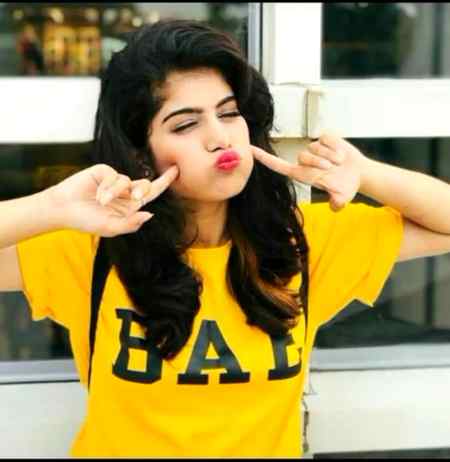 BaTaMiz Si 🔥LaDki hOon_____✌️🏻BuHaT😎😏🔥Kam LoGo kO 🔥RaS aTi hOon_____😘😍✌️🏻