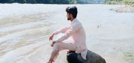 تیرا گریز بجا مجھ سے، مگر تیری انا۔۔۔
تمام عمر میرے ضبط کی مقروض رہی🥀⁦❤️⁩
ツ