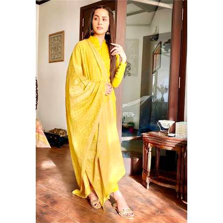 Nimra khan